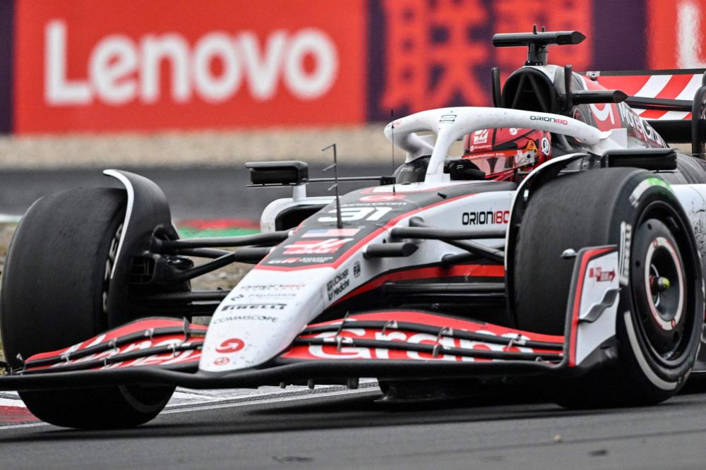 韦斯利-福法纳：埃斯特旺像队中的小宝宝，我们都在帮他适应